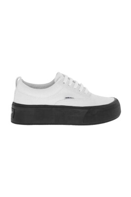 sneakers-basses-en-toile-moderne
