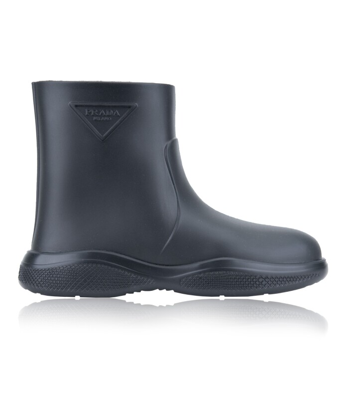 slip-on-rubber-boots