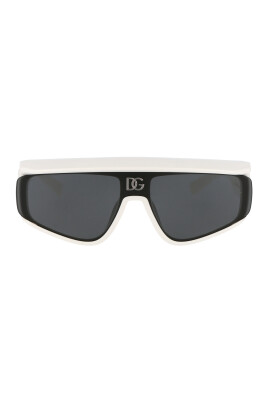 stylish-sunglasses-with-model-0dg6177