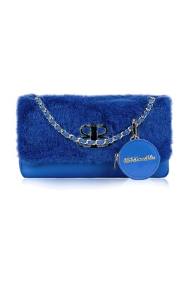 womens-shoulder-bag-with-snap-closure