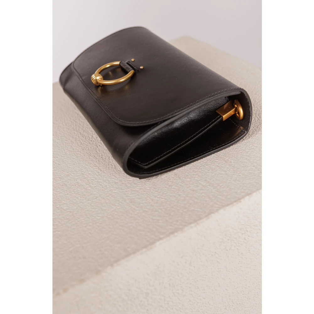 Gianni Chiarini Zwarte leren schoudertas met gouden details Black Dames