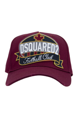 baseball-cap-with-buckle-closure