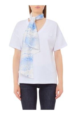 mode-t-shirt-med-blommigt-tryck