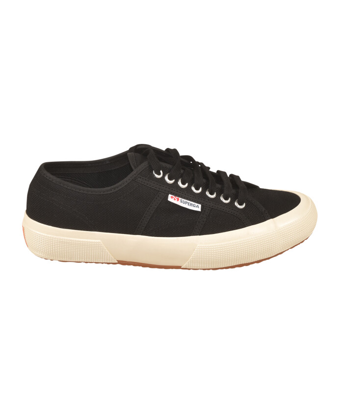 sneakers-classiques-en-toile