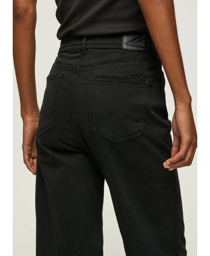 wide-trousers
