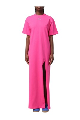 robe-elegante-avec-fente-laterale