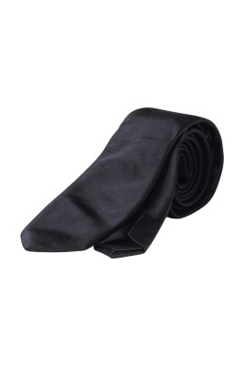luxurious-black-silk-necktie