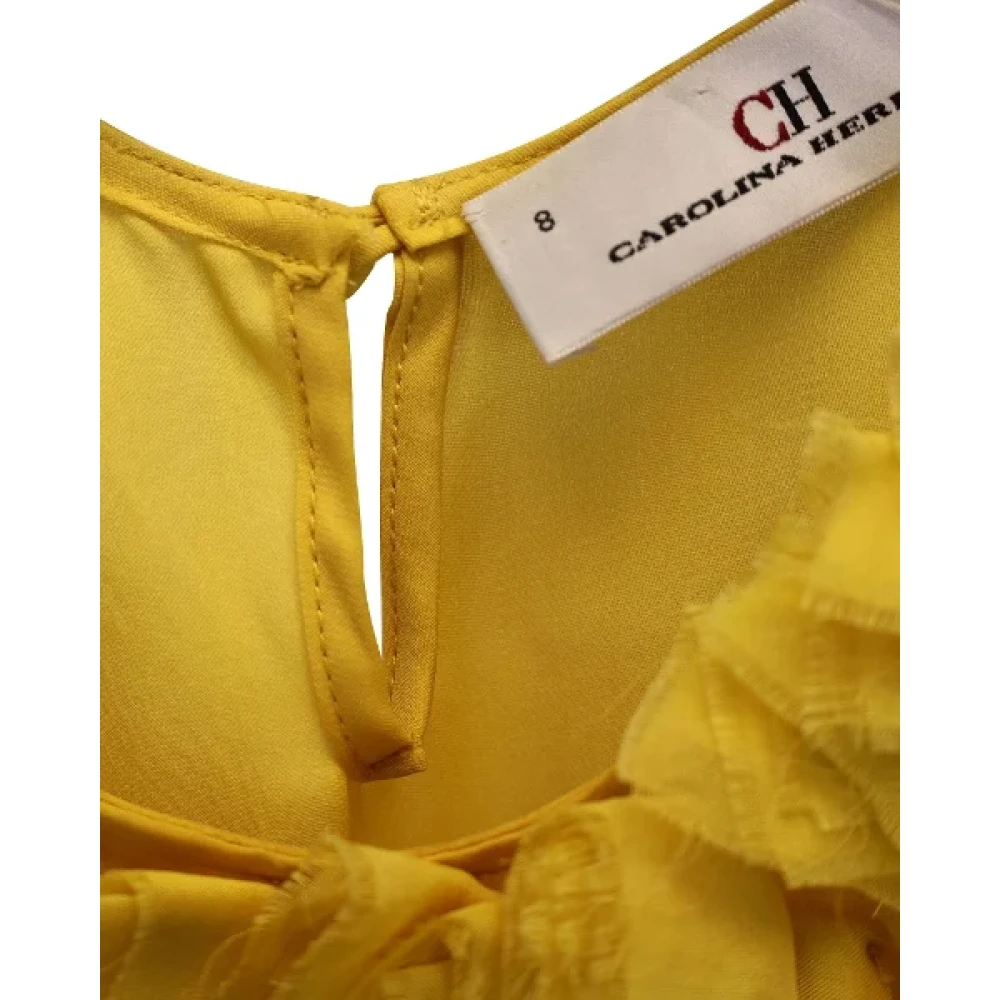 Carolina Herrera Pre-owned Silk tops Yellow Dames