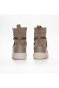 bottes-intemporelles-en-taupe-fonce-pour-femmes