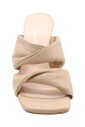 heeled-mules