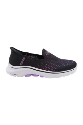 casual-slip-on-shoes-mamamia-style