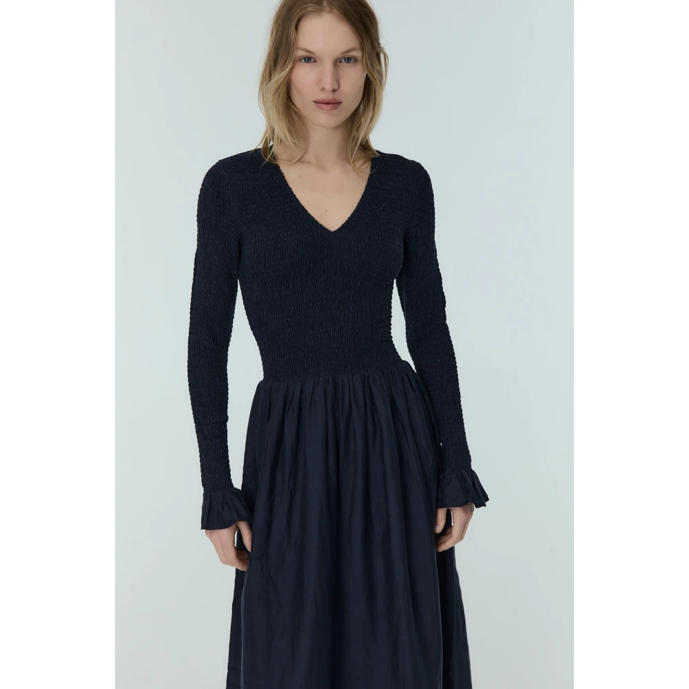 The New Society Midnight Navy V-Hals Lange Jurk Blue Dames