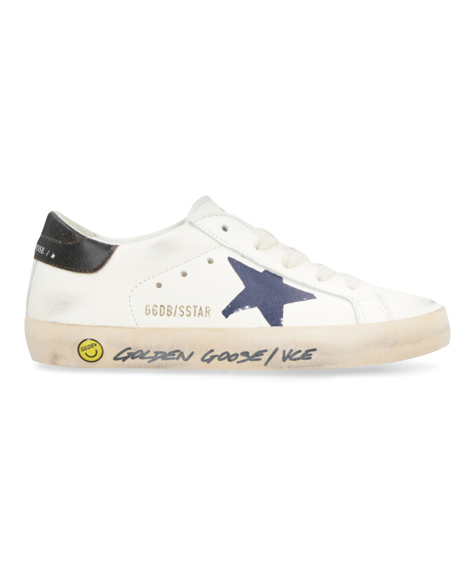baskets-basses-en-cuir-avec-patch-etoile