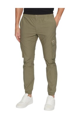 skinny-cargo-pants