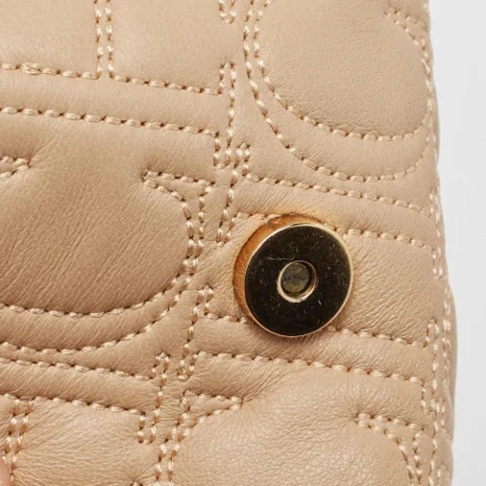 Carolina Herrera Pre-owned Leather clutches Beige Dames
