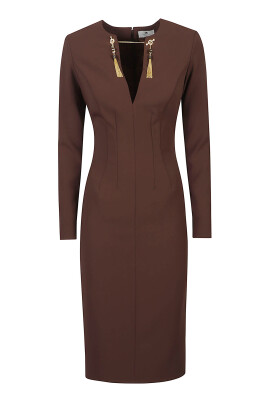 robe-legere-en-crepe-avec-chaine-de-bijoux