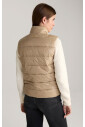gewatteerd-damesvest-met-pintuck-ontwerp