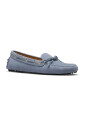 chaussures-bleues-en-daim-a-lacets