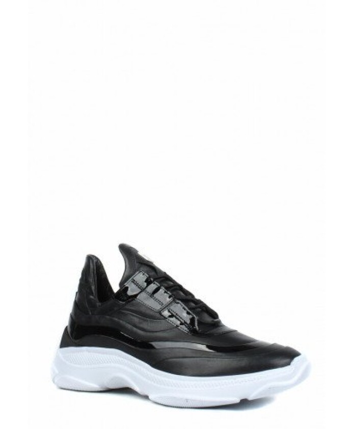 sneaker-a-lacets-en-noir