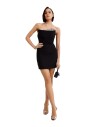 mini-robe-noire-avec-detail-en-diamant