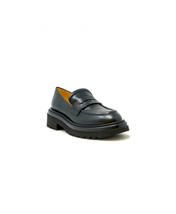 black-leather-ballerinas-elegant-style