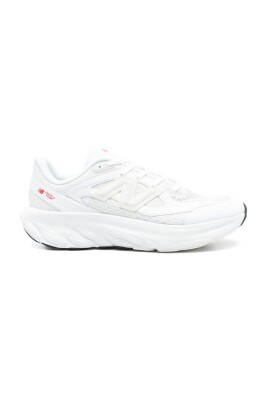 white-sneakers-for-men-and-women