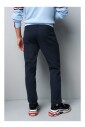 slim-chino-in-bio-katoen-met-microstructuur
