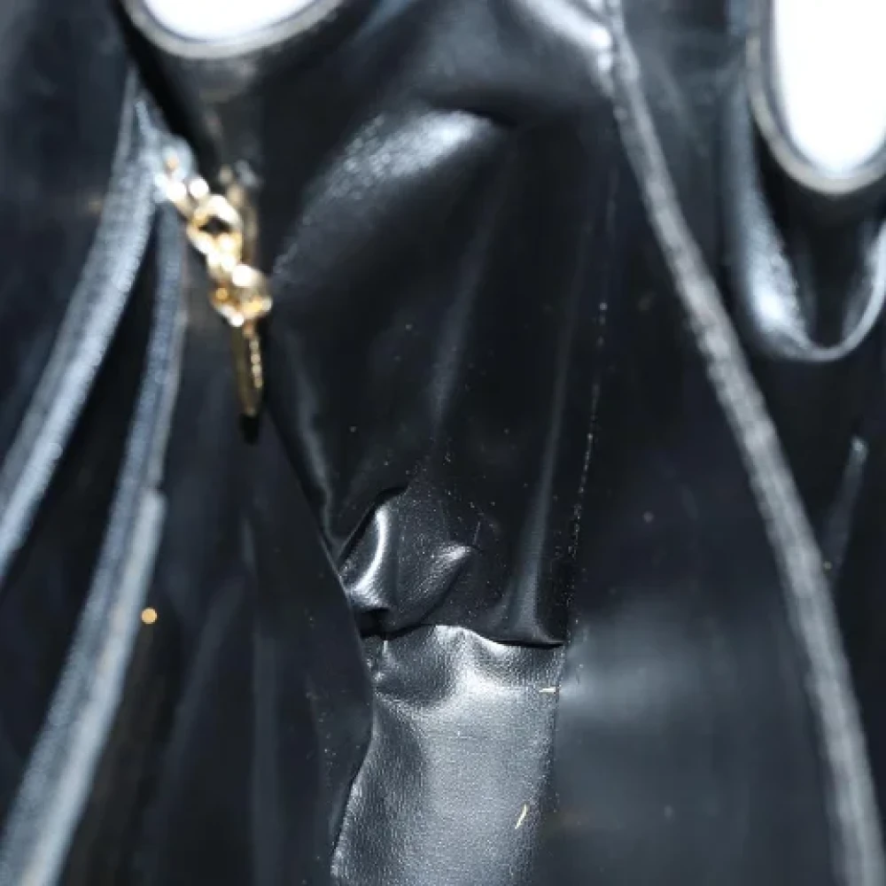 Salvatore Ferragamo Pre-owned Leather shoulder-bags Black Dames