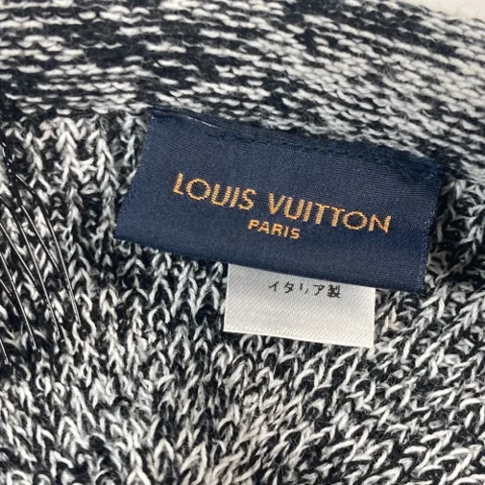 Louis Vuitton Vintage Pre-owned Cotton hats Gray Dames