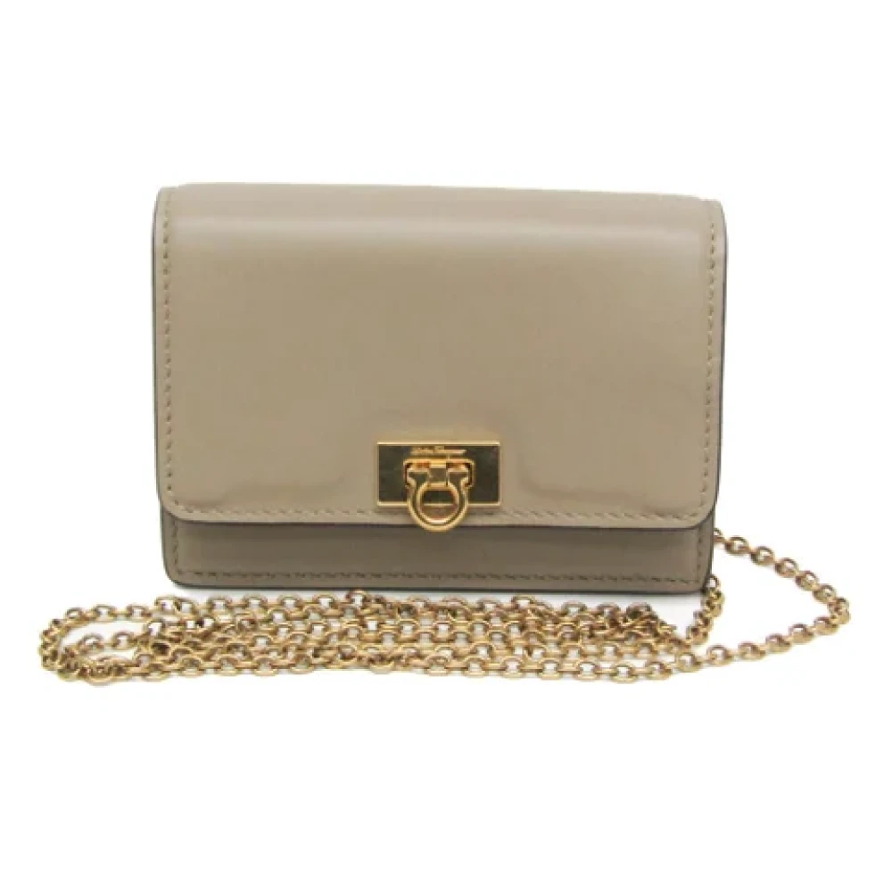 Salvatore Ferragamo Pre-owned Leather shoulder-bags Beige Dames