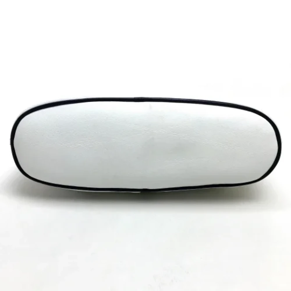 Celine Vintage Pre-owned Leather shoulder-bags White Dames