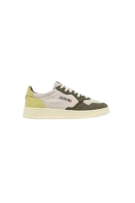 baskets-basses-en-daim-blanc-vert-lime