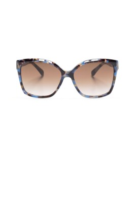 stylish-sunglasses-with-accessories