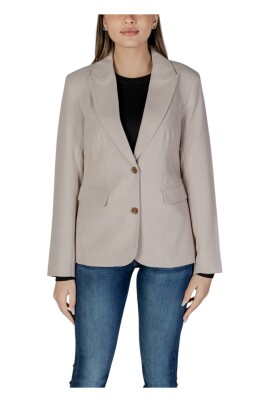 blazer-beige-a-boutons-manches-longues