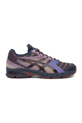 sneakers-violet-avec-design-asymetrique