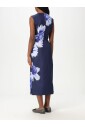 robe-midi-bleue-a-fleurs-avec-fentes
