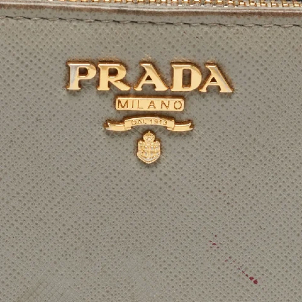 Prada Vintage Pre-owned Fabric wallets Gray Dames