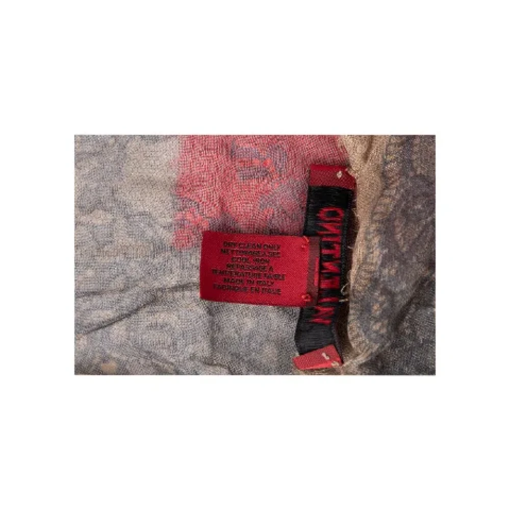 Valentino Vintage Pre-owned Cashmere scarves Red Dames