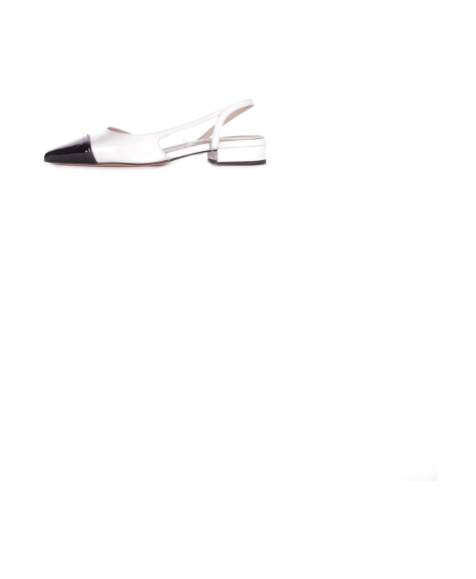 heeled-leather-pumps-with-buckle-closure