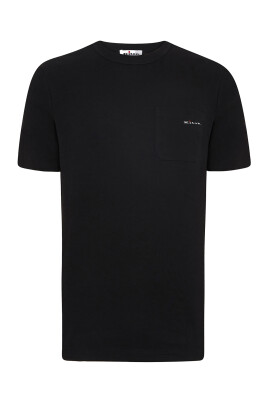 black-t-shirt-with-chest-pocket