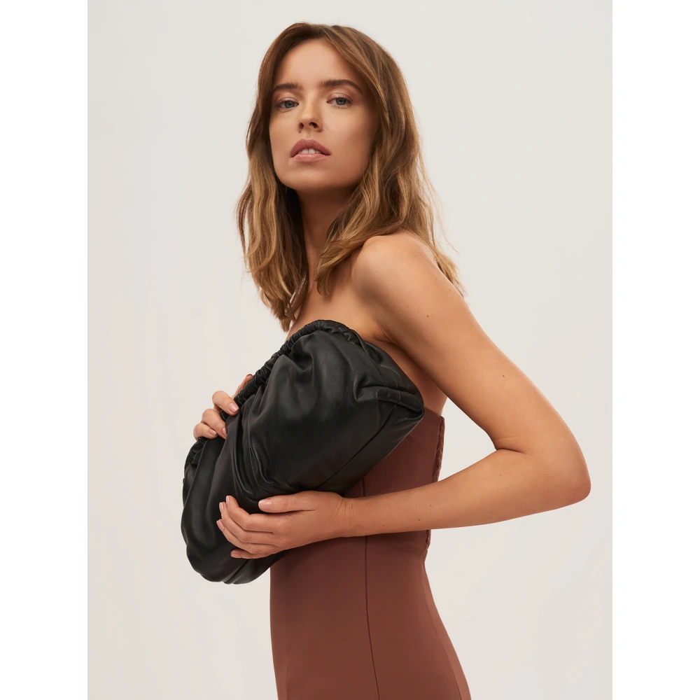 Kazar Zwarte leren tas met zacht volume-effect Black Dames
