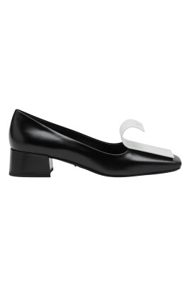 black-heeled-decollete-shoes