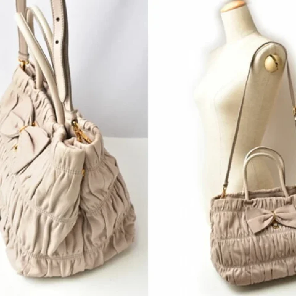 Prada Vintage Pre-owned Leather prada-bags Beige Dames