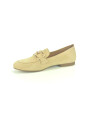 camelkleurige-suede-mocassin-met-plateauzool