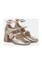 chaussure-a-talon-avec-boucle-en-cristal