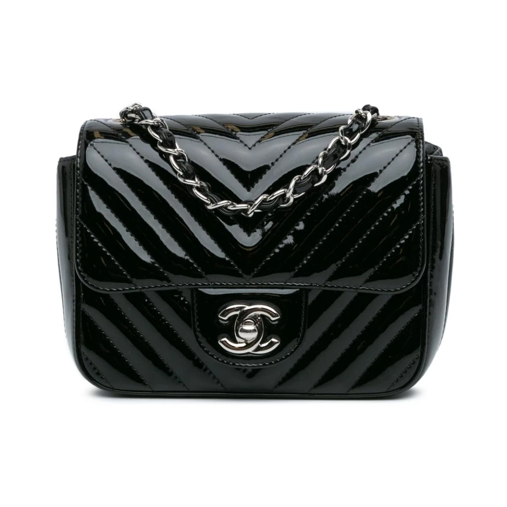 Chanel Vintage Women's Black Pre-Owned Structured Shoulder Bag With Chevron Pattern And Chain Strap