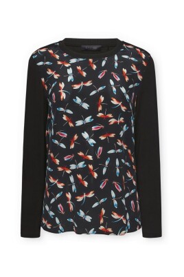 t-shirt-made-of-two-fabrics-with-print