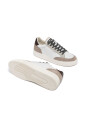 sneakers-blanches-en-cuir-avec-details-en-daim