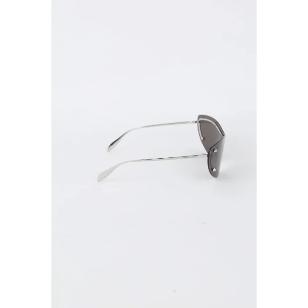 Alexander McQueen Pre-owned Metal sunglasses Black Dames