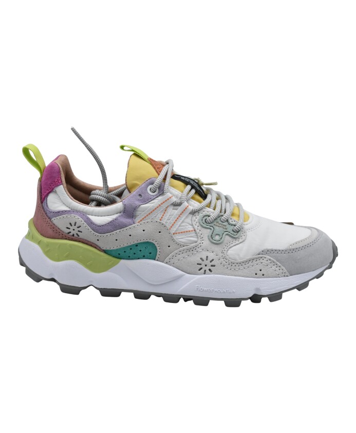 lila-witte-veterschoenen